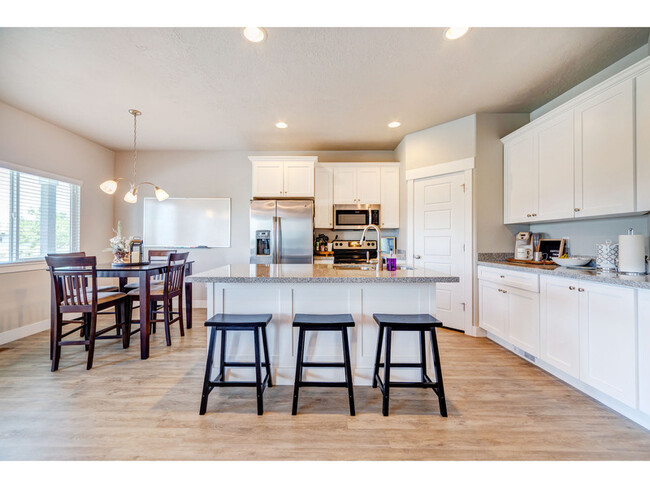 Building Photo - 722 S 1840 W