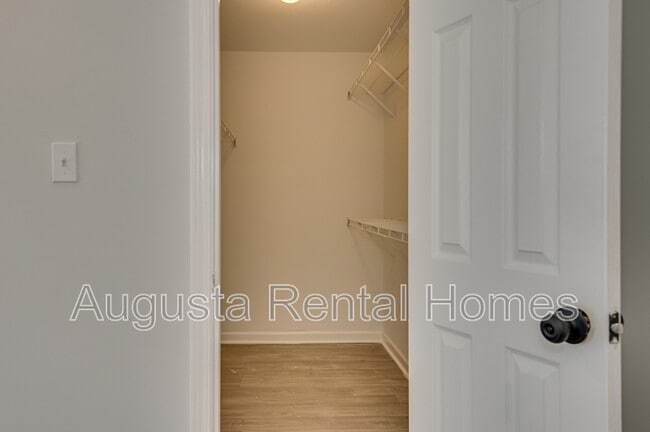 Building Photo - 409 Urial Dr