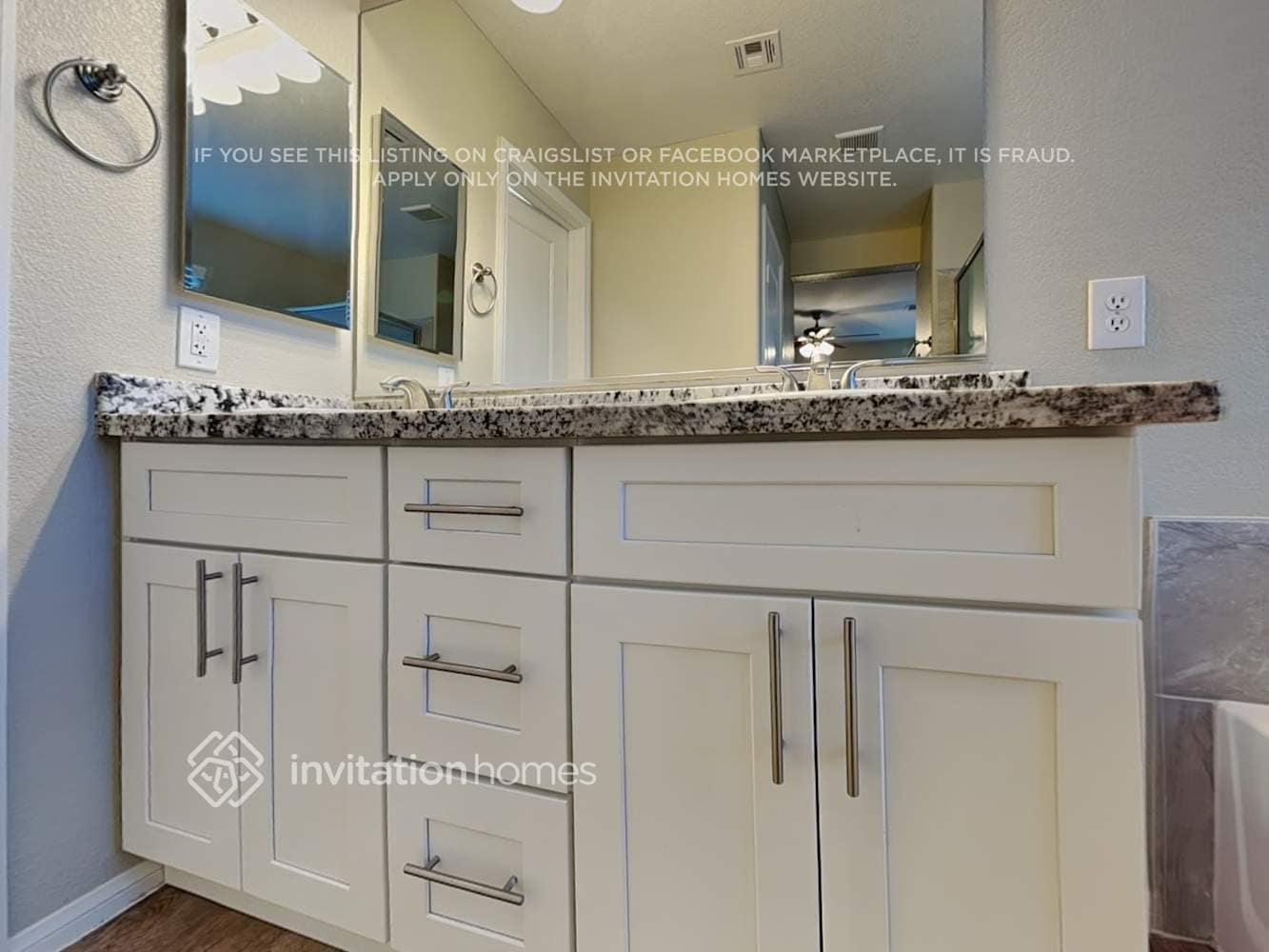 Building Photo - 10818 Beach House Ave