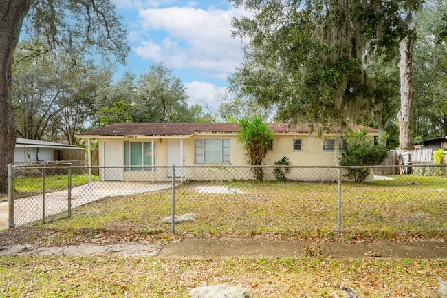 Building Photo - 385 Dunwoodie Rd