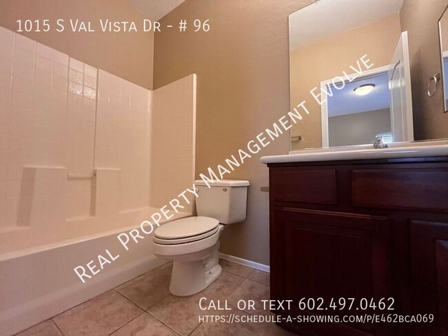 Building Photo - Pretty 2-Bed Mesa Townhome