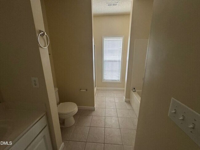 Building Photo - Special Rate! SPACIOUS 1 Bed 1.5 Bath Condo with Sunroom and AMENITIES!!!