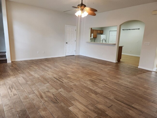 Building Photo - Adorable 3 Bedroom 2.5 Bath home