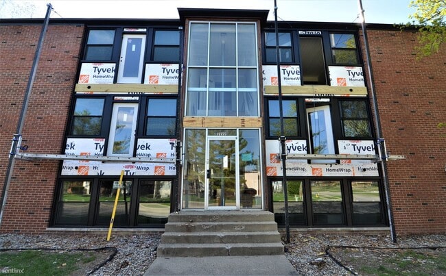 Building Photo - 2 br, 1 bath Apartment - The Metro