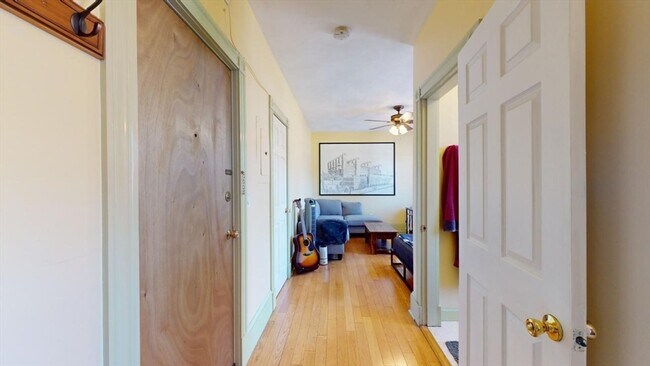 Building Photo - 131 Park Dr