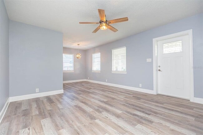 Building Photo - 3911 W Tyson Ave