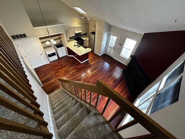 Building Photo - Available Now! "Charming 2bd/1ba with Fireplace & Hardwood Floors in Westminster Oasis!"