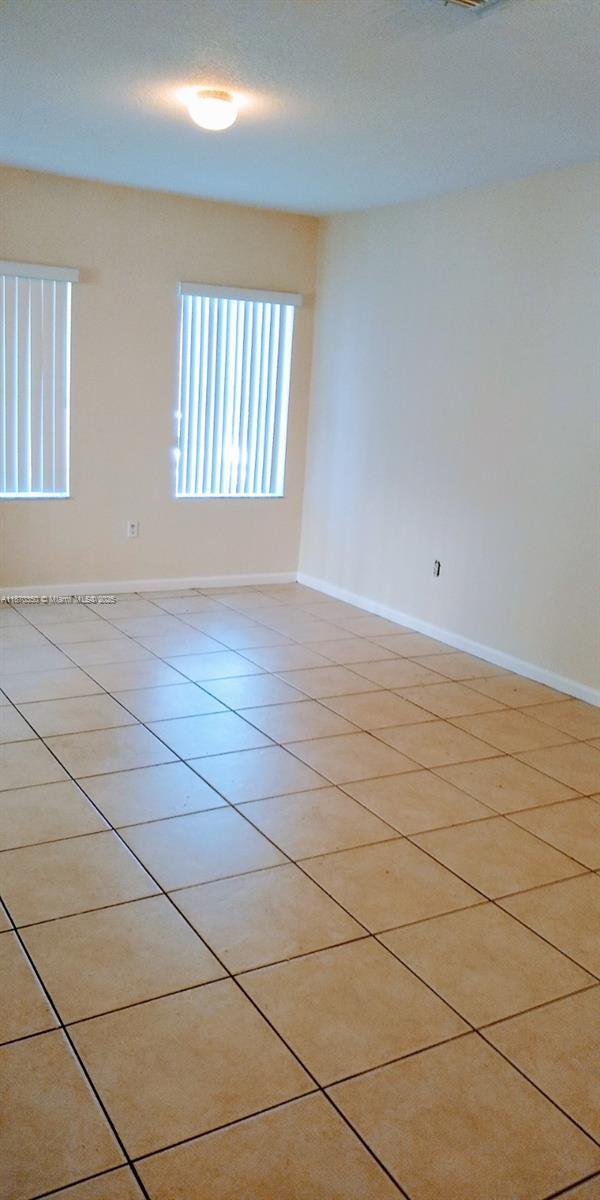 Building Photo - 2748 SW 83rd Ave