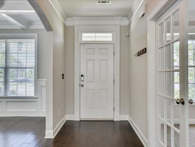 Building Photo - 5 Bedroom 3 Bath In Evans!