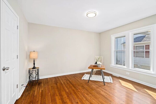 Building Photo - 1033 S Josephine Boyd St