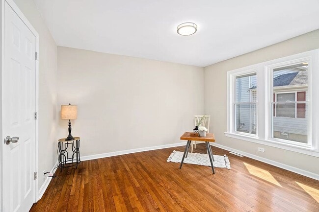 Building Photo - Charming 3-Bedroom Home with Modern Amenities and Spacious Backyard