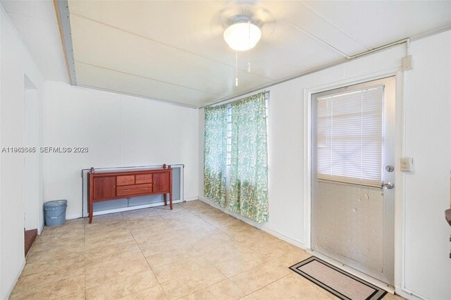 Building Photo - 107 SE 5th St