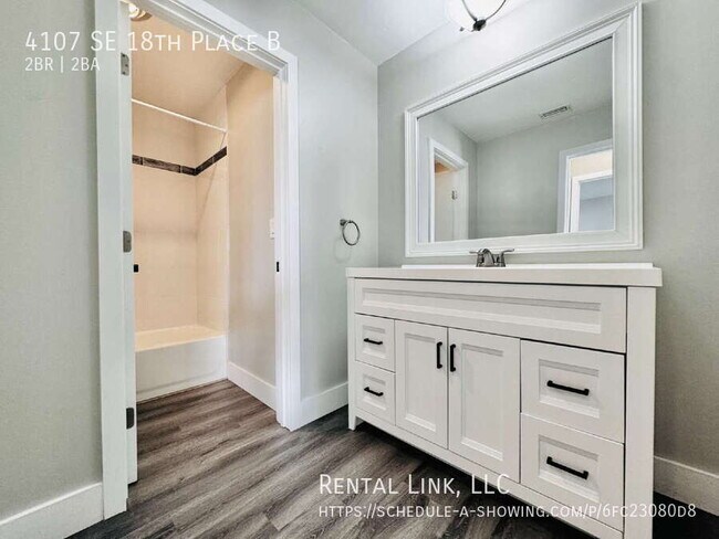 Building Photo - 4107 SE 18th Pl
