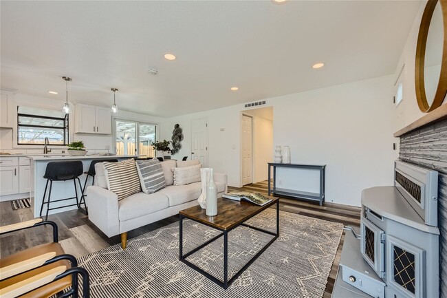 Building Photo - Just renovated - 4 bedroom Home