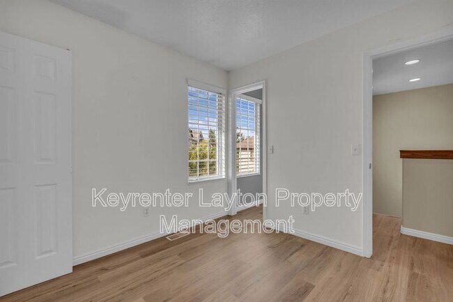 Building Photo - 105 E 820 S