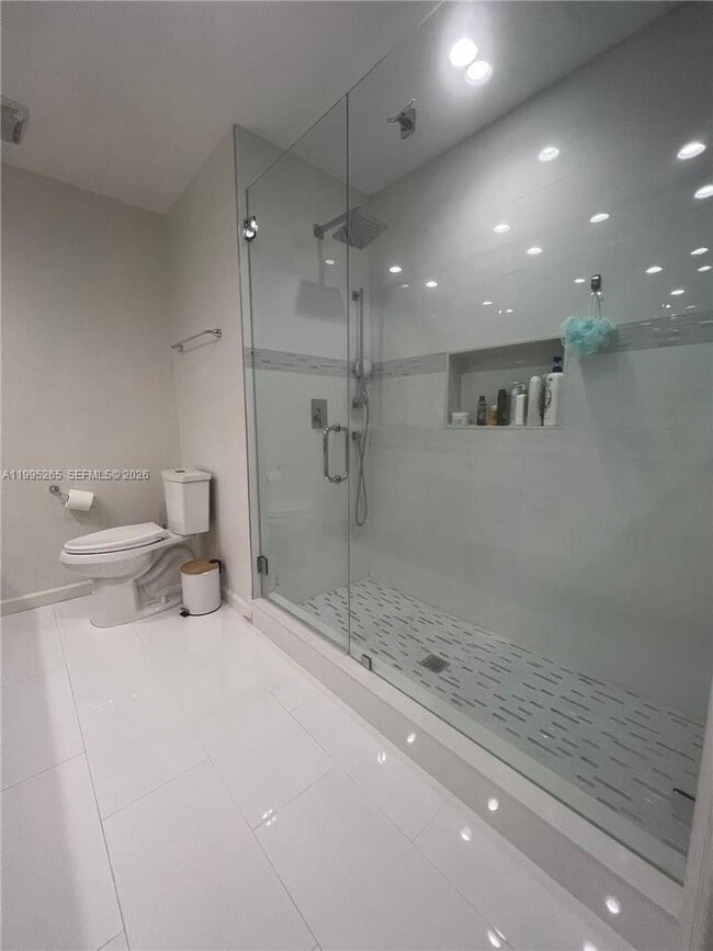 Building Photo - 307 Bonnie Brae Way