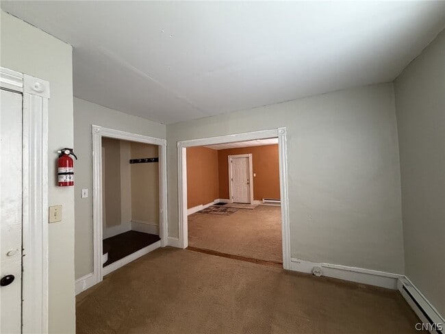 Building Photo - 7 S Washington St