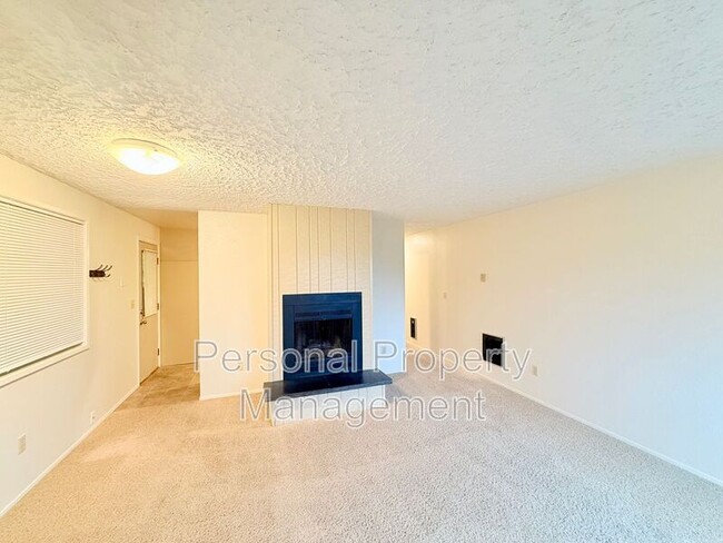 Building Photo - 708 W 31st St