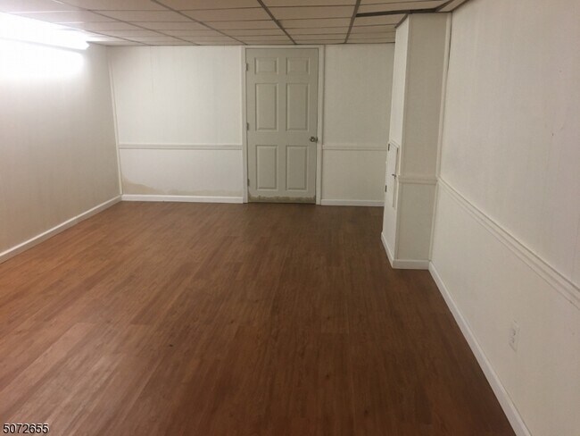 Building Photo - 424 White Oak Ridge Rd