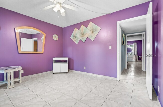 Building Photo - 250 NE 20th St