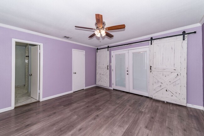 Building Photo - RENOVATED 2-BEDROOM TOWNHOME IN AHISD