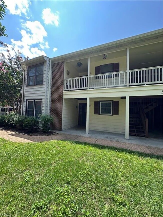 Building Photo - 2 Bedroom 2 Bath Condo