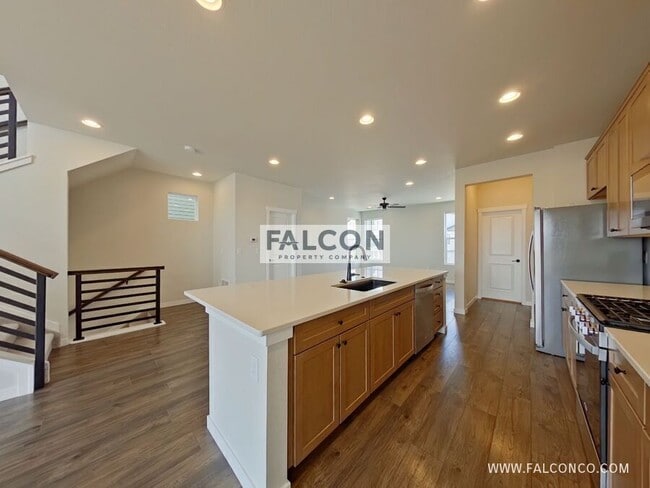 Building Photo - 6367 Jovial Pl