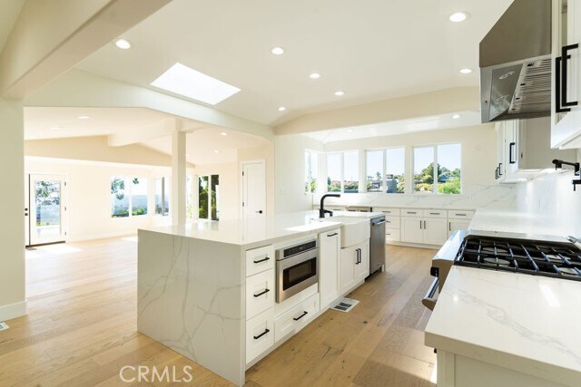 Building Photo - 2850 Zell Dr