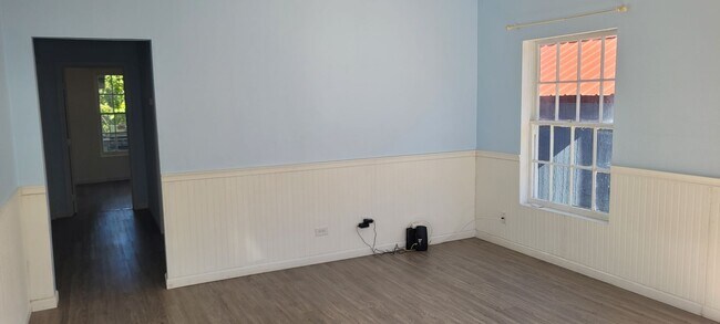 Building Photo - Cozy and Spacious Home for Rent