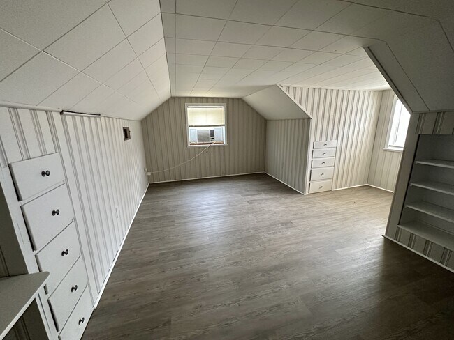 Building Photo - 637 Blanton Ln