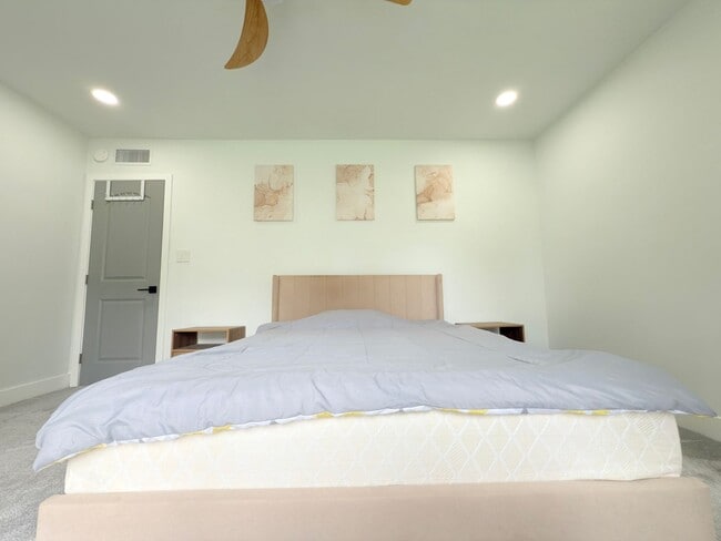 Building Photo - Luxury 4-Bedroom + Bonus Room Home in Gated Shadow Hills Community – Short & Long Term Available