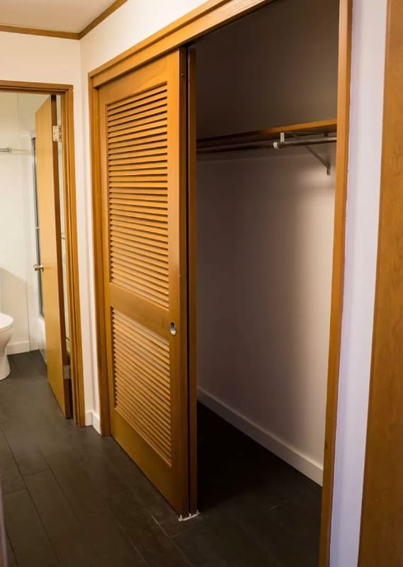 Building Photo - 7113 California Ave SW