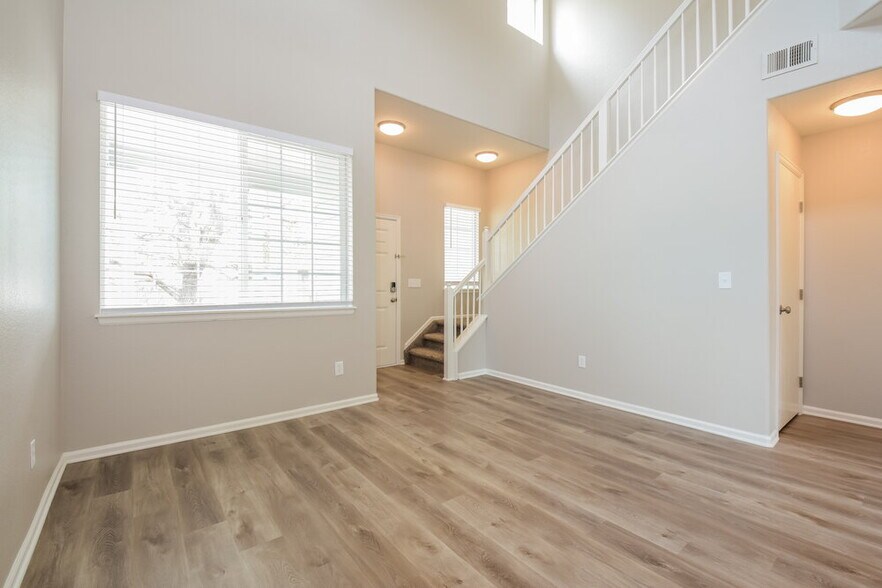 Building Photo - 2487 E 127th Ct