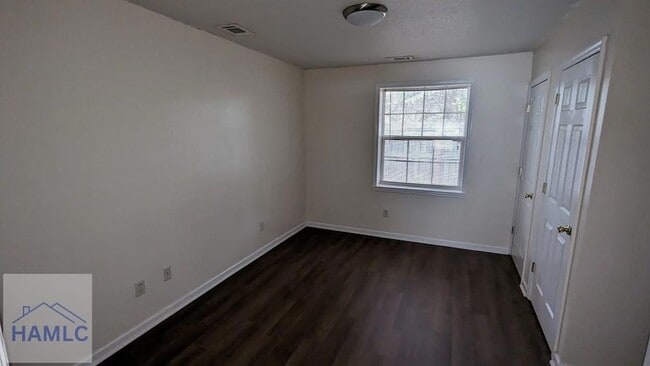 Building Photo - 125 Rolland St