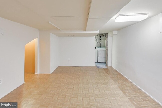 Building Photo - 903 S Irving St