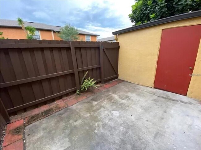 Building Photo - 7444 Woodburn Ct