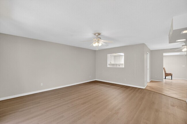 Building Photo - Modern Updated Tempe Townhome Near ASU & Downtown with Resort-Style Amenities
