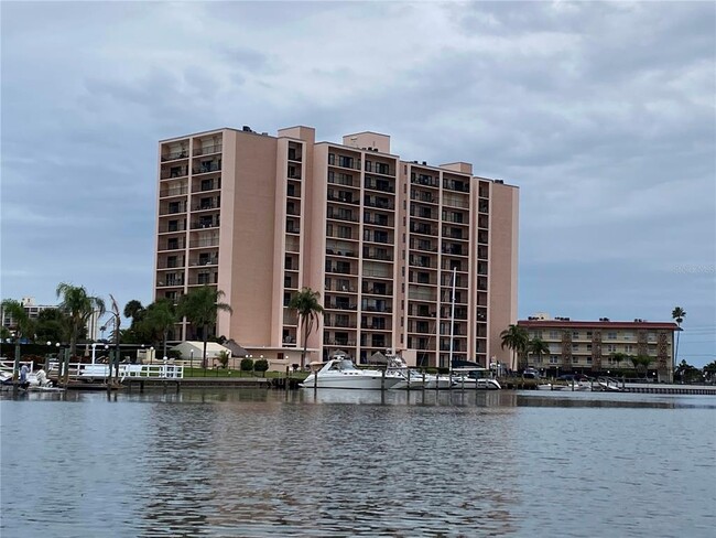 Building Photo - 51 Island Way
