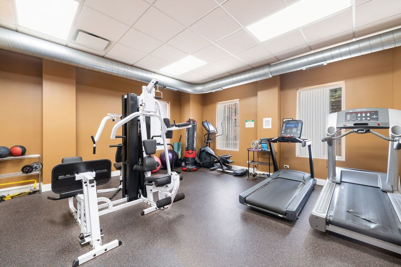 Great gym! - 5400 S Harper Ave