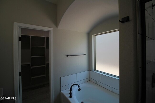 Building Photo - 509 Cedarwood Ave