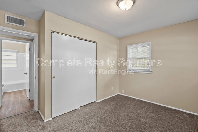 Building Photo - 1132 Redman Blvd