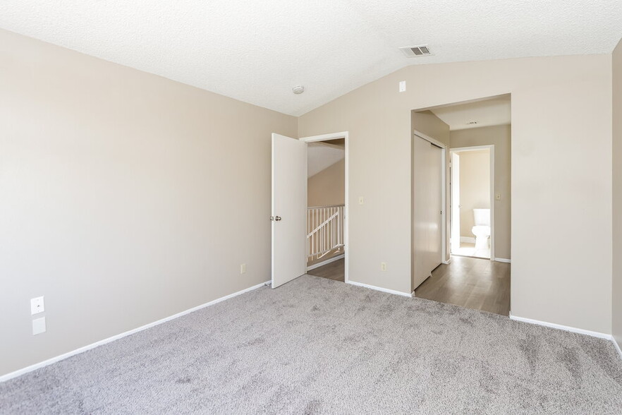 Building Photo - 109 Quiet Desert Ln