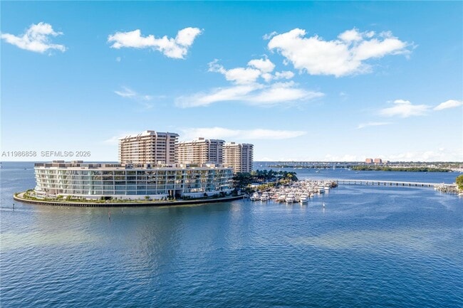 Building Photo - 5 Grove Isle Dr