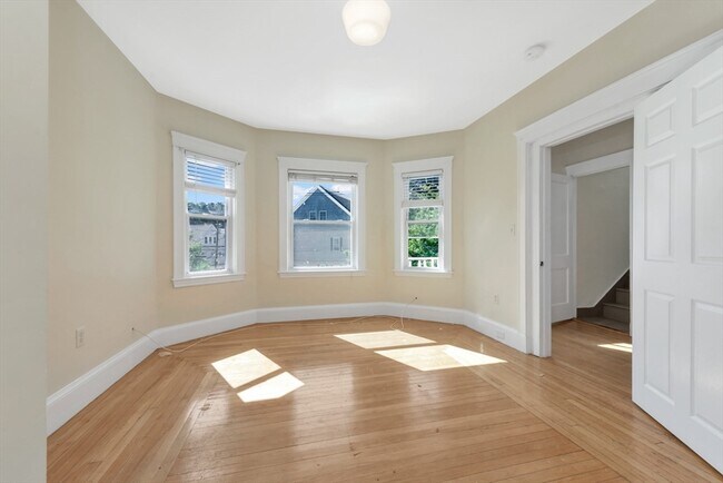 Building Photo - 31 Champney St