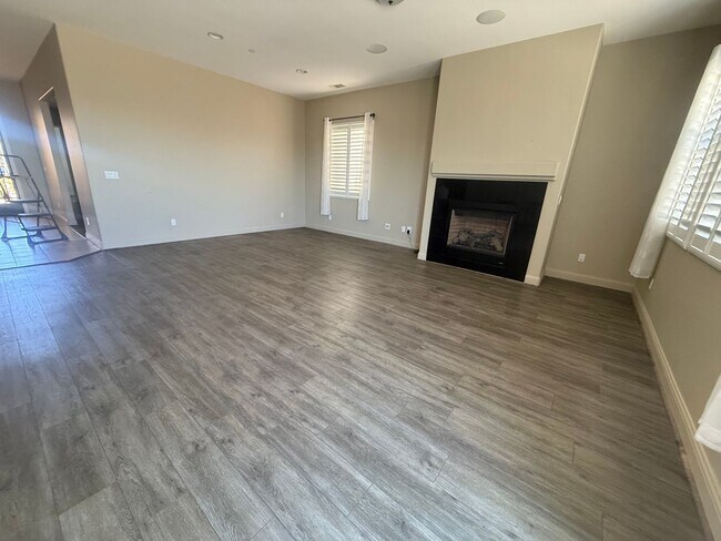 Building Photo - 955 Romneya Ln