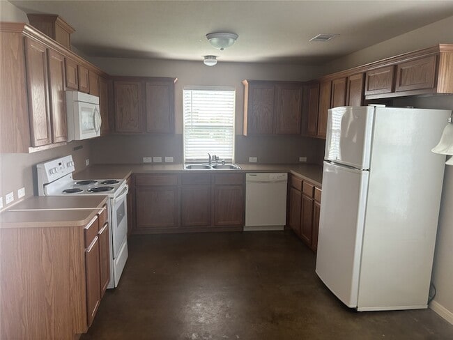 Building Photo - 11817 13th St