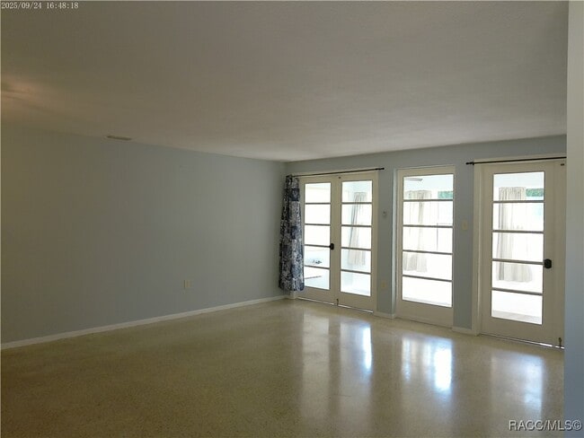 Building Photo - 1080 N Hollywood Cir