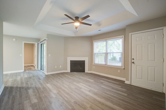 Building Photo - 9621 N Cardinal Dr