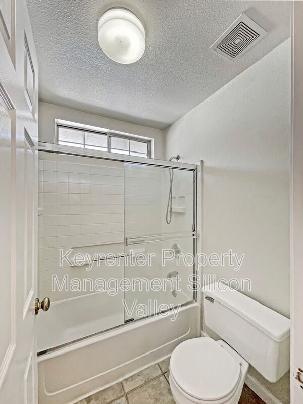 Building Photo - 1889 Kobuk Valley Common