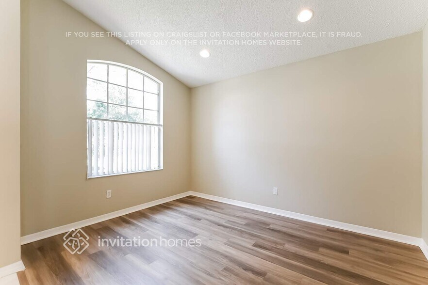 Building Photo - 1742 Florence Vista Blvd